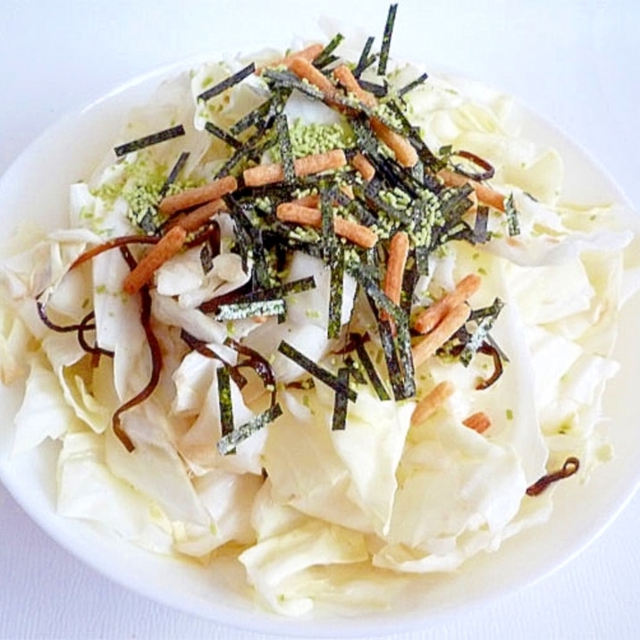 お茶漬けの素と塩昆布で キャベツの浅漬け